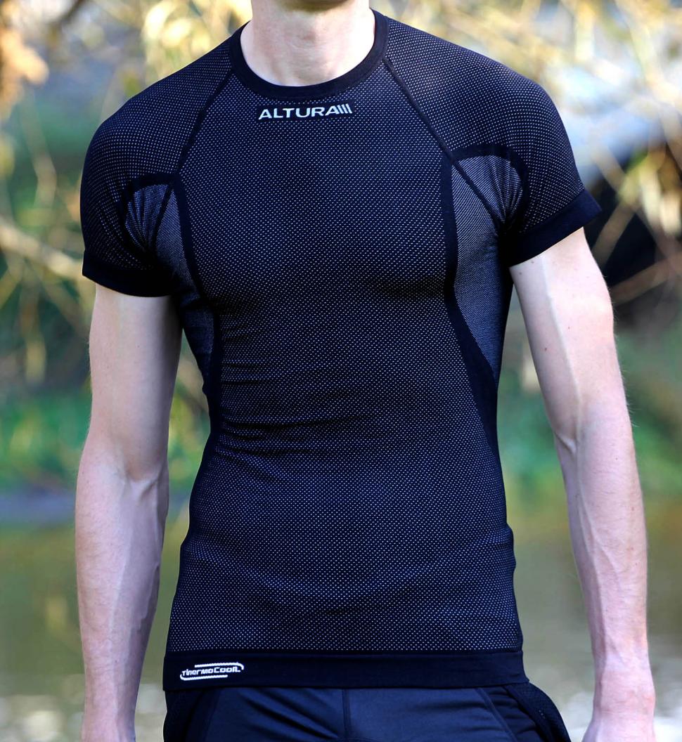 altura thermocool short sleeve base layer